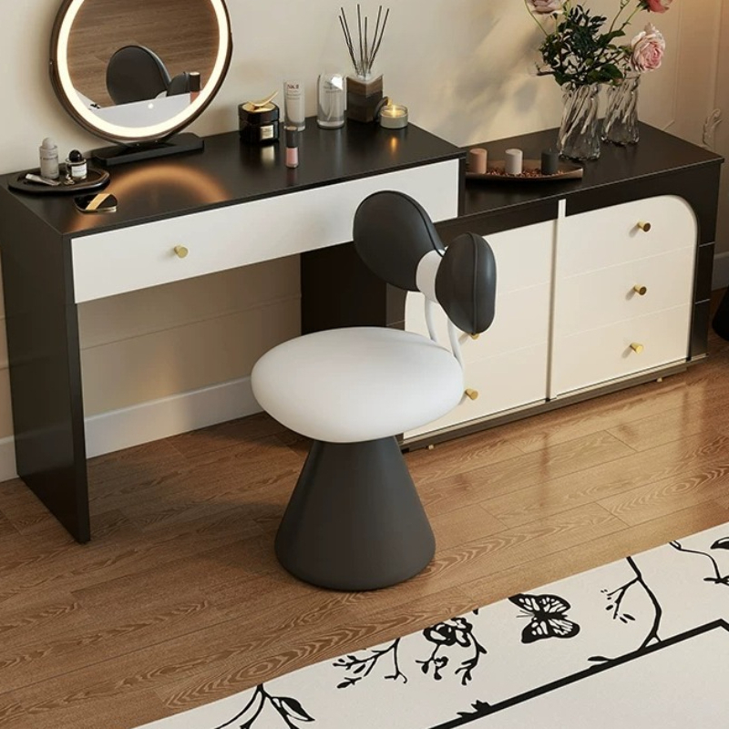 Furniture Lighting & Decor Magazine - Leichter Luxus-Schminkhocker im italienischen Stil für
