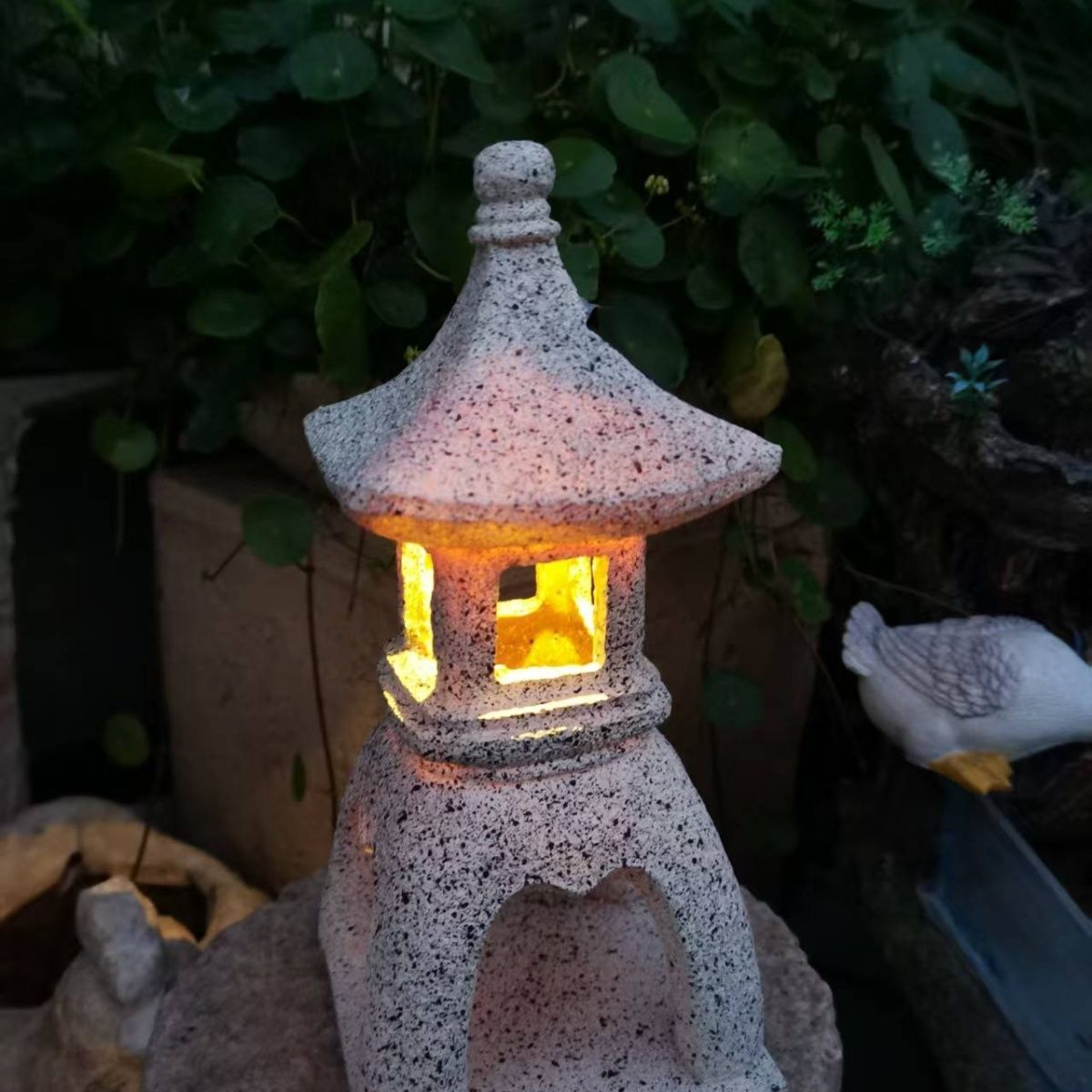 Japanese Lighting Decor - Pagoden-Solar-Gartenleuchte Orientalische Laterne Außen-Steinlampe Japanische Zen-Skulptur