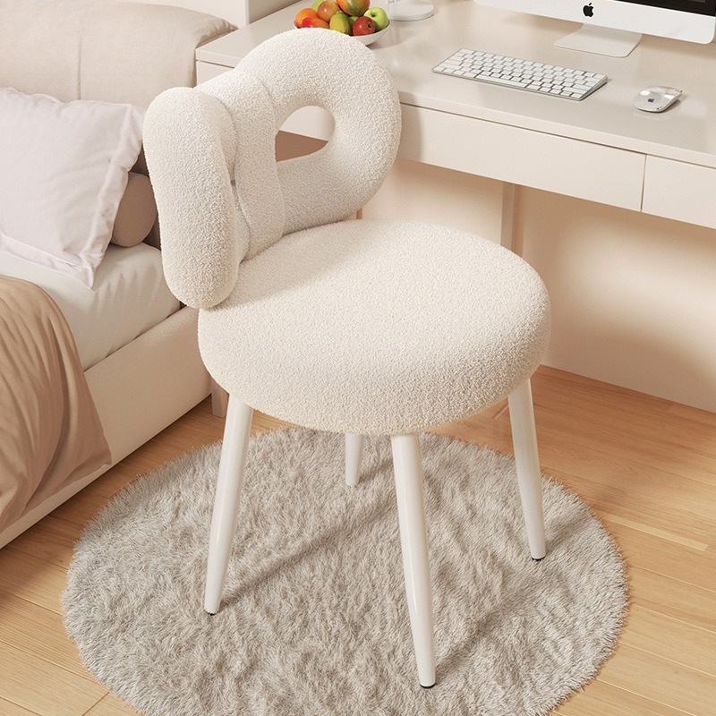 Neuer Schminkstuhl im Bow-Stil – Furniture Lighting & Decor Magazine Bewertung und Preis